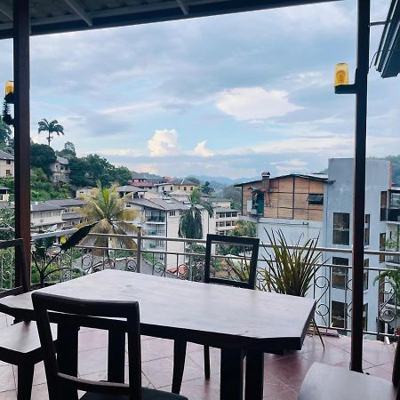 Hotel Izakaya Sakura Kandy Kültér fotó