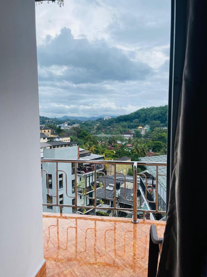 Hotel Izakaya Sakura Kandy Kültér fotó