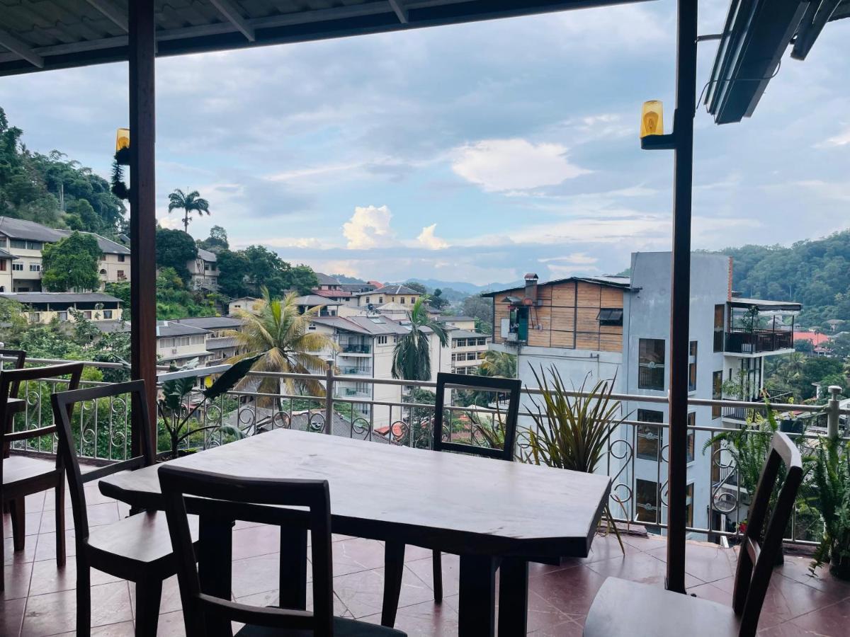 Hotel Izakaya Sakura Kandy Kültér fotó